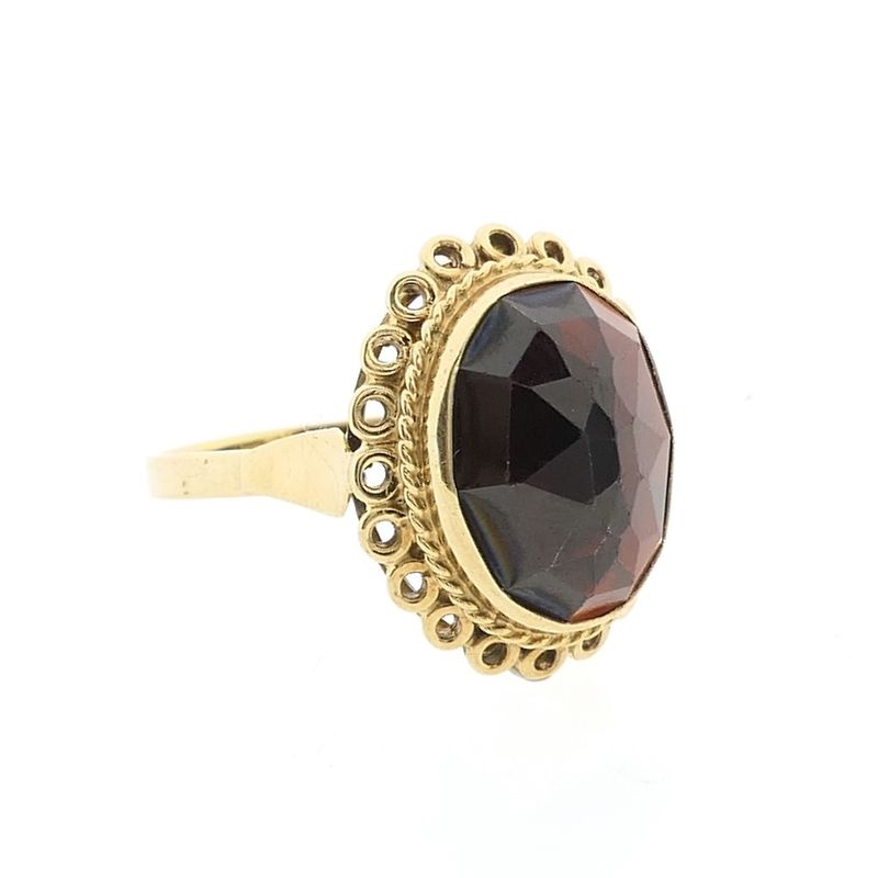 Image 5 of Gold ring with garnet stone | Vintage