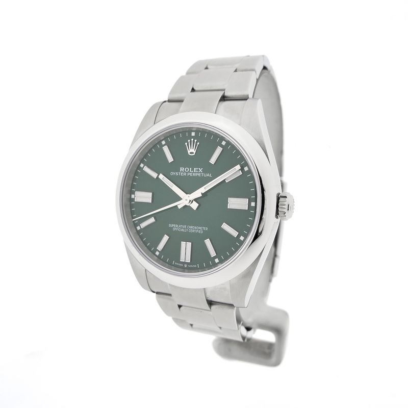 Image 2 of Rolex Oyster Perpetual 41 'Green' 124300; Automatic men's watch