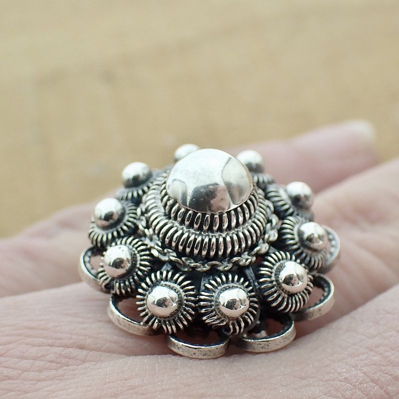 Image 9 of Silver ring with Zeeland button
