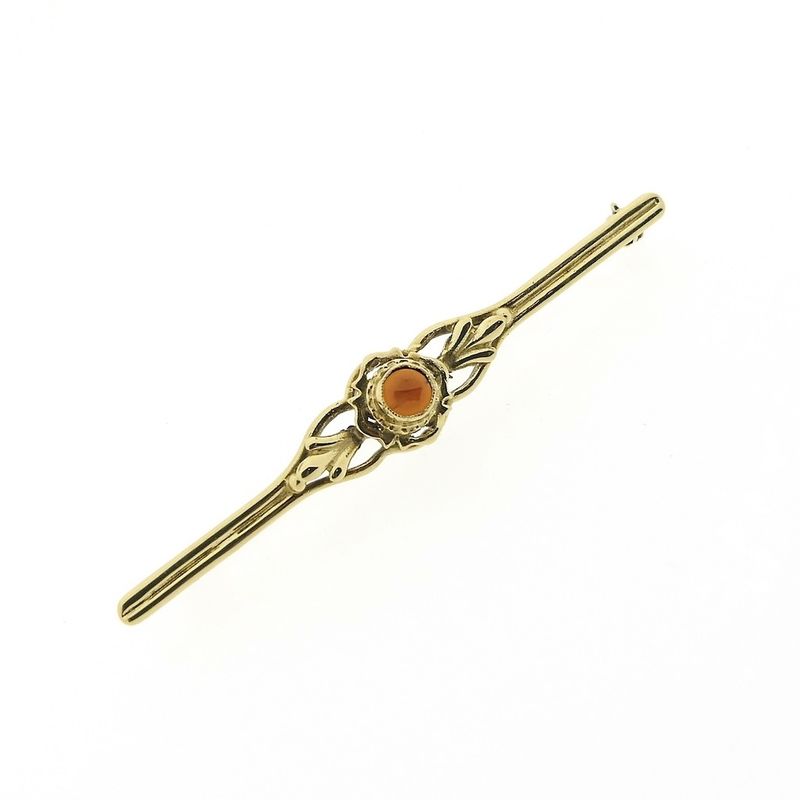 Image 2 of Vintage gold brooch with garnet