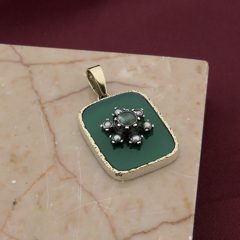 Image 8 of Gold/silver pendant with a mix of gemstones