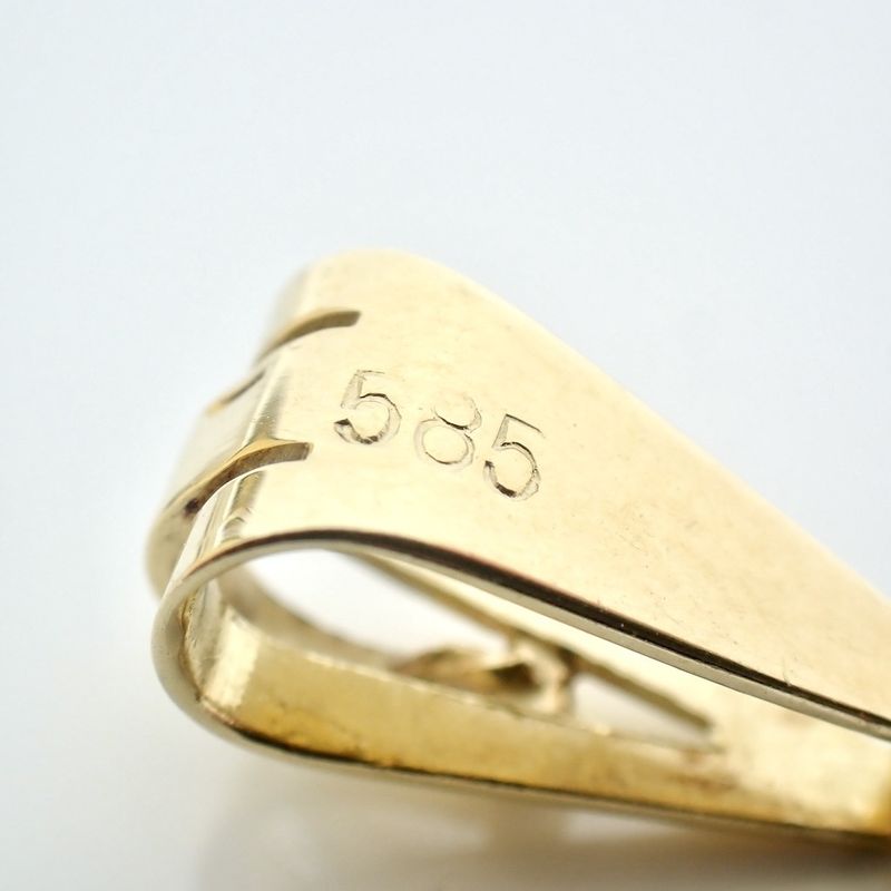 Image 8 of Gold pendant with quartz stone