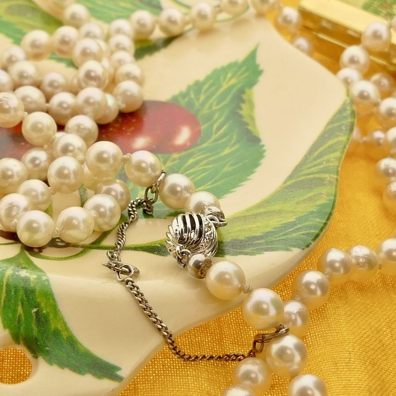 Image 2 of Pearl necklace with white gold clasp and diamonds; 0.01 ct.