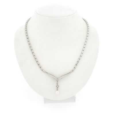 White gold necklace with pearl and diamond 0.05 ct. Image 1 of White gold necklace with pearl and diamond 0.05 ct.