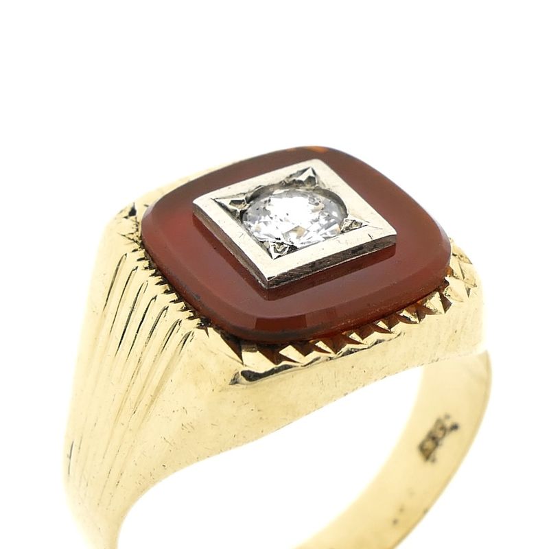 Image 3 of Gold signet ring with carnelian and zirconia | Men