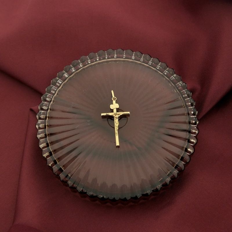 Image 2 of 9 Carat Cross Pendant with Corpus | INRI