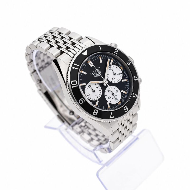 Image 4 of TAG Heuer Autavia Chronograph Cal.02 CBE2110.BA0687; Automatic Men's Watch