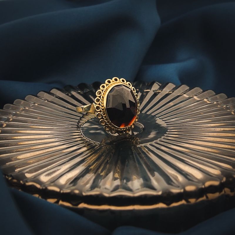 Image 2 of Gold ring with garnet stone | Vintage
