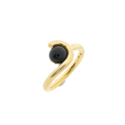 Image 1 of Gold ring with onyx