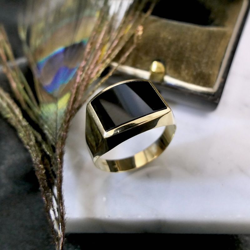 Image 4 of Gold signet ring with onyx
