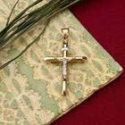 Afbeelding 2 van Bicolor gouden hanger van een kruis met corpus | INRI