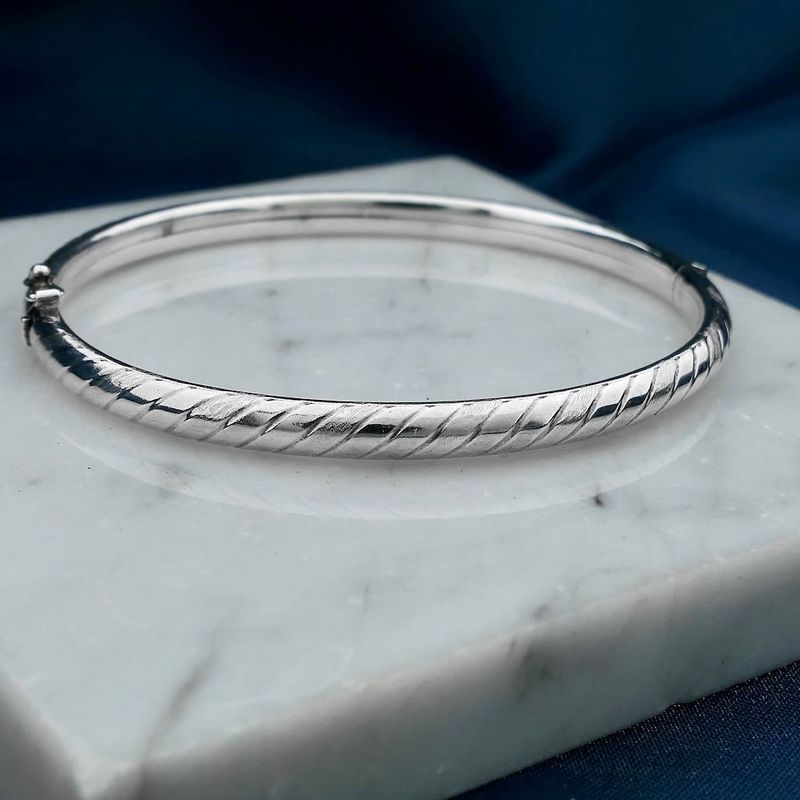 Image 2 of Silver slave bracelet with pattern; Size M/L
