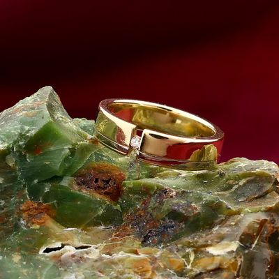 Image 2 of Bicolor Gold Ring with Diamond; 0.01 ct.
