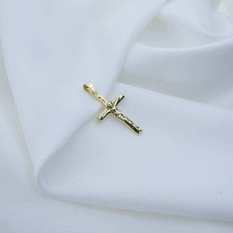 Image 6 of Gold pendant of a cross with corpus