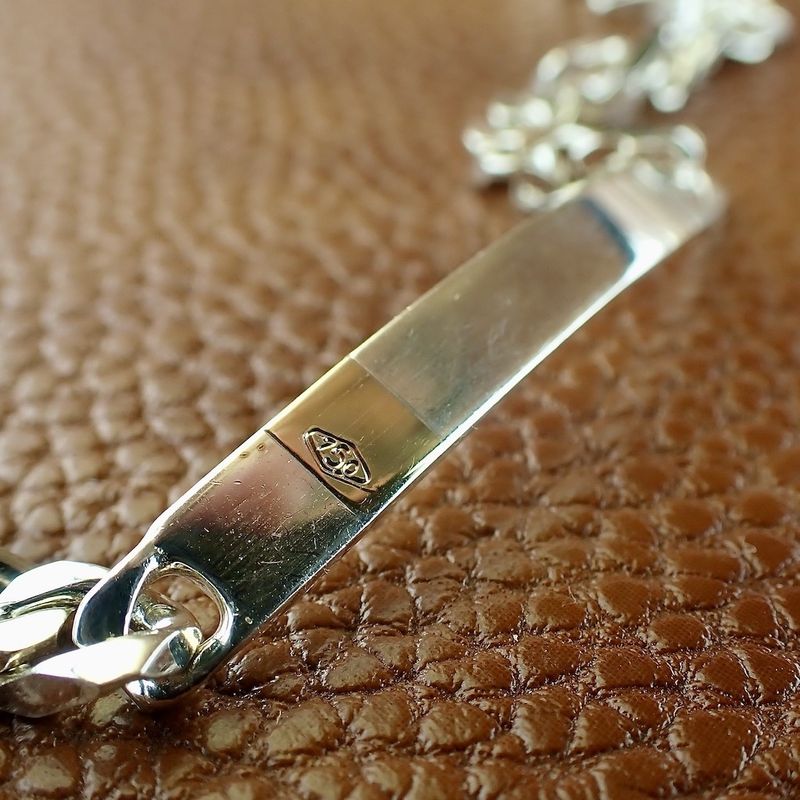 Image 4 of Silver bracelet with an engraved plate featuring 18K gold patches | 20 cm