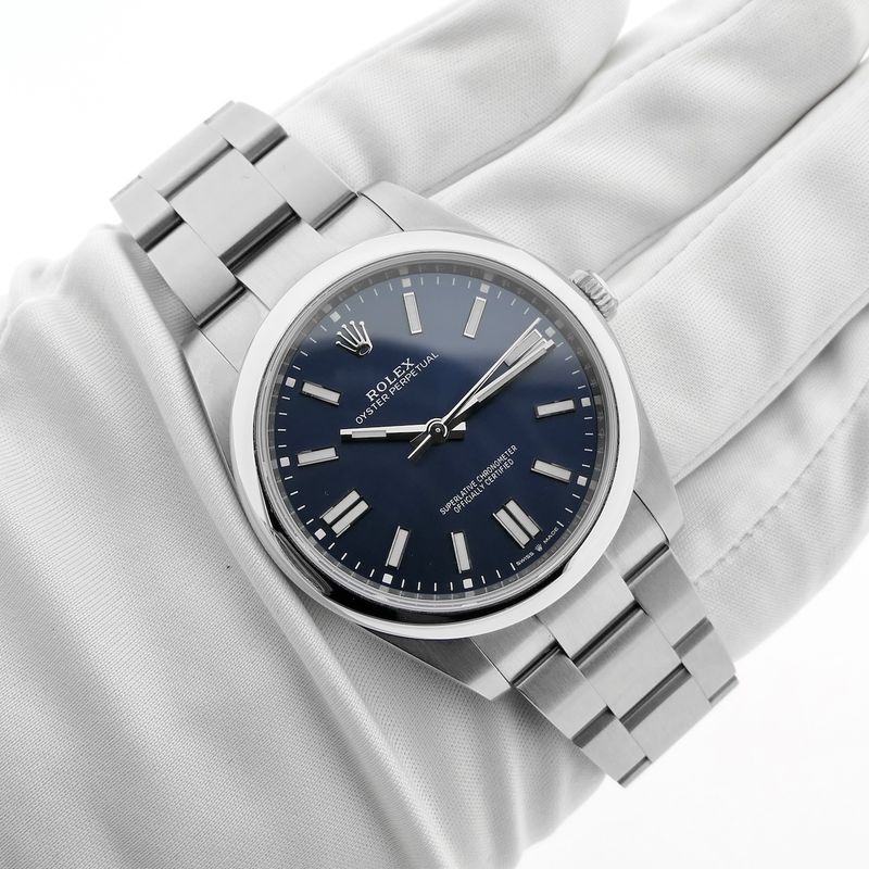 Image 11 of Rolex Oyster Perpetual 41mm 124300; Automatic men's watch