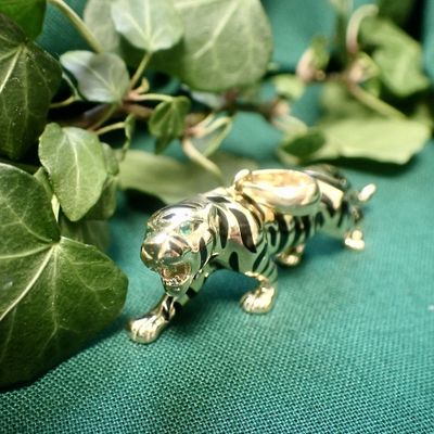 Image 2 of 18 carat gold panther pendant
