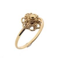 Gold ring with Zeeland button