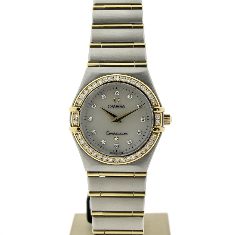 Image 5 of Omega Constellation Manhattan; Women's watch with mother-of-pearl dial and diamonds