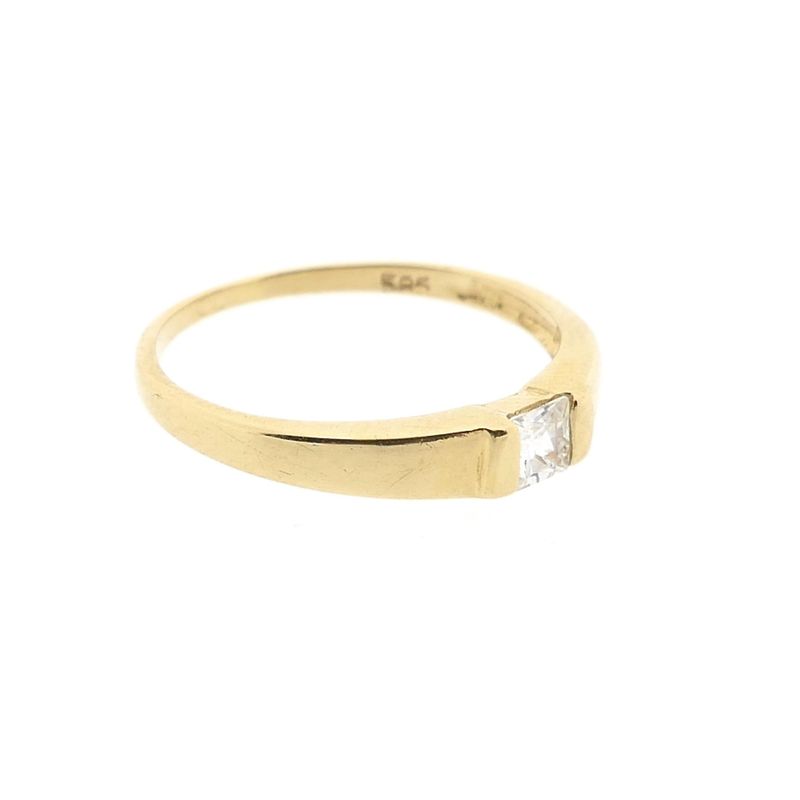 Image 4 of Gold ring with zirconia