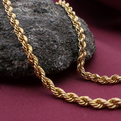 Gold twisted link chain Image 2 of Gold twisted link chain