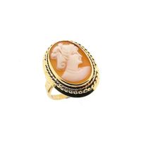 Gouden ring met uitgesneden portret van camee