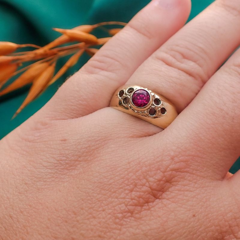 Image 4 of Gold ring with ruby