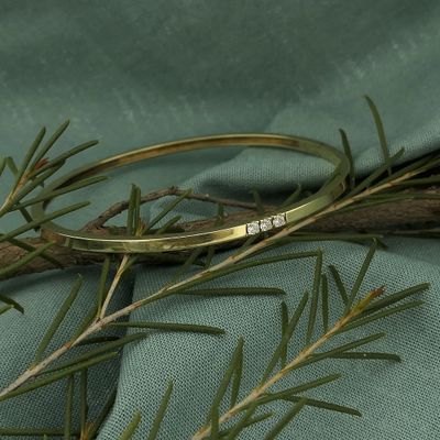 Image 2 of Gold bangle with diamond; 0.09 ct. | Ø 58 mm | Diamond