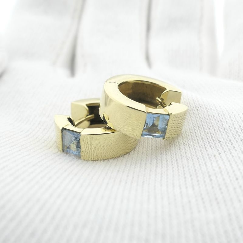 Image 10 of Gold hoop earrings with topaz | Ø 16.7 mm