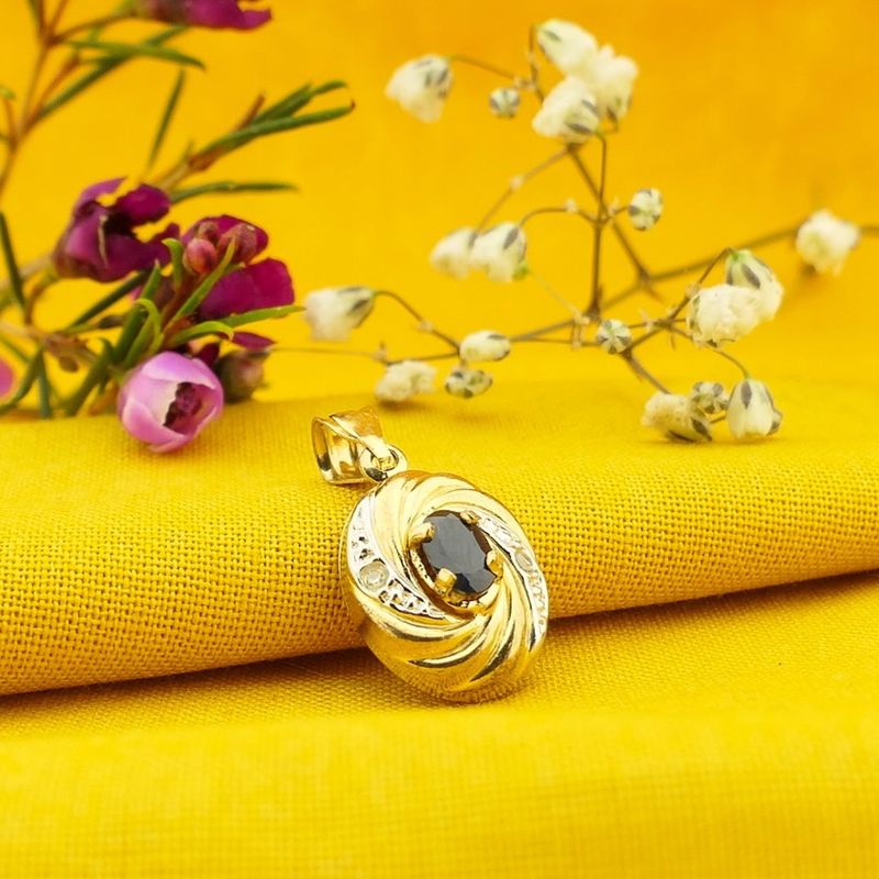 Image 2 of Gold pendant with sapphire and diamond | 0.01 ct.