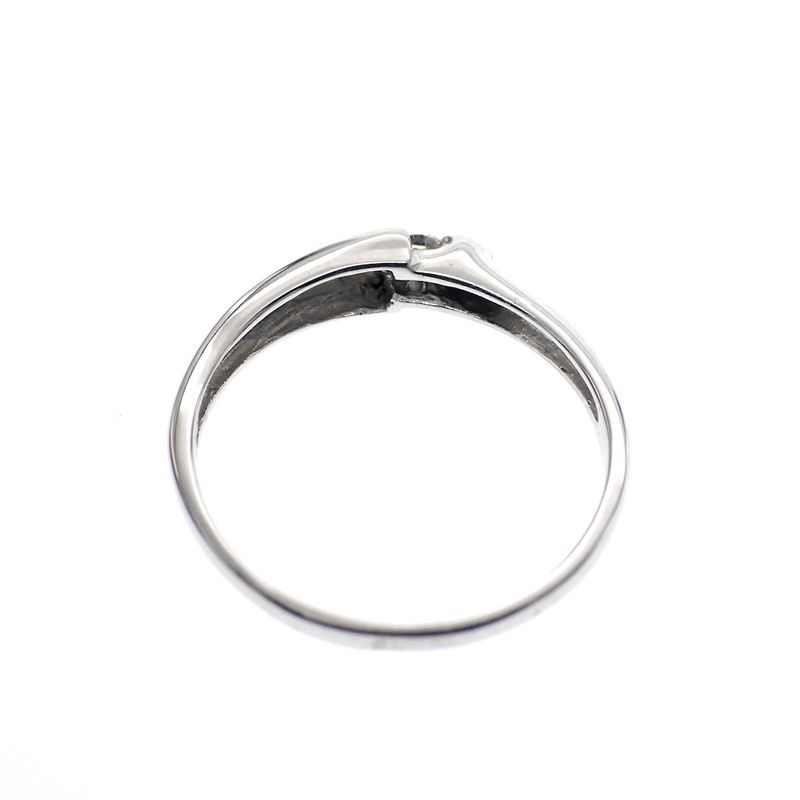 Image 4 of White gold solitaire ring with diamond; 0.14 ct.