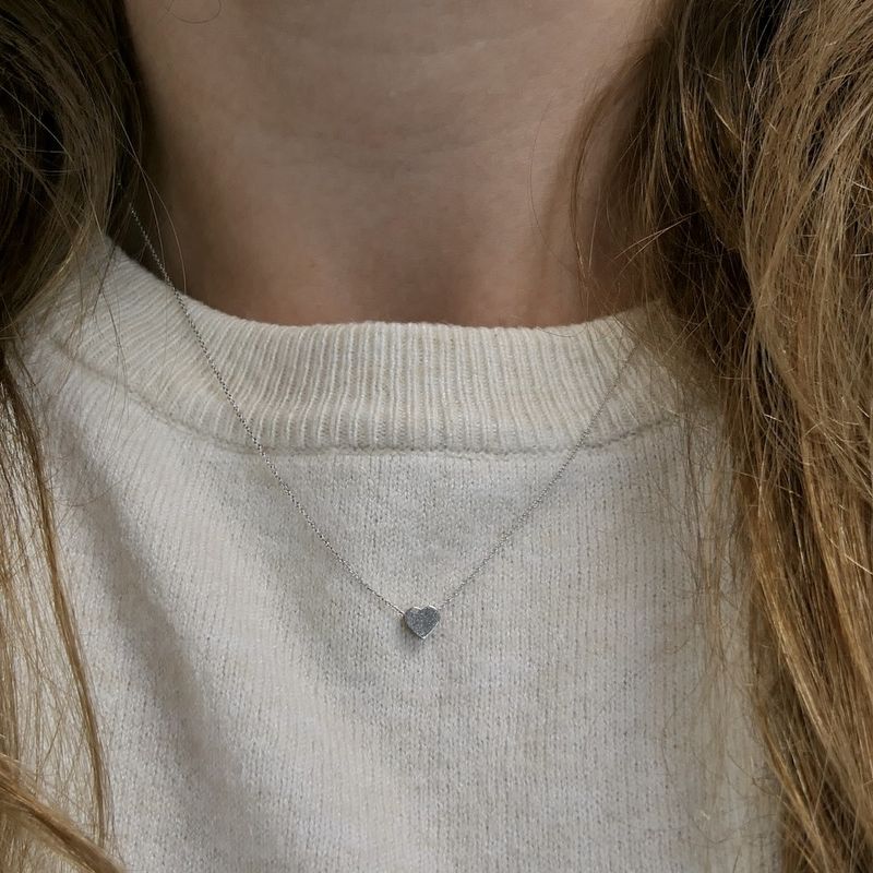 Image 9 of White gold anchor link necklace with fixed pendant