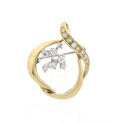 Image 1 of Gold brooch with diamonds; 0.225 ct.