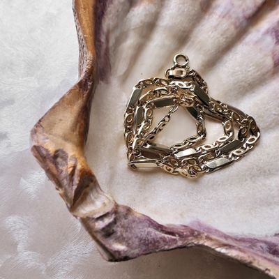 Image 2 of Two-tone gold closed Figaro link chain | 43 cm