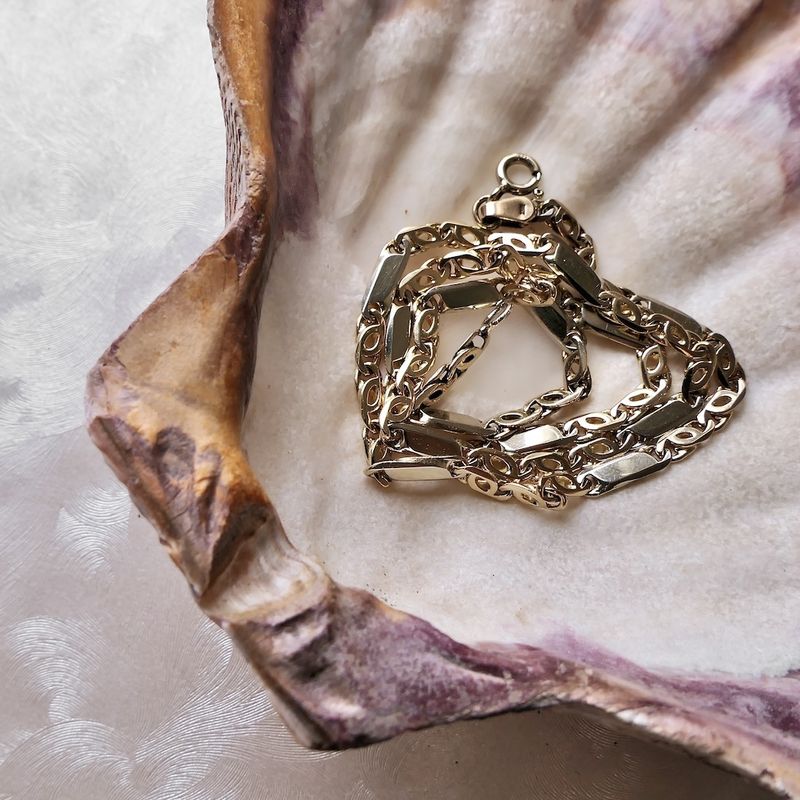 Image 2 of Two-tone gold closed Figaro link chain | 43 cm