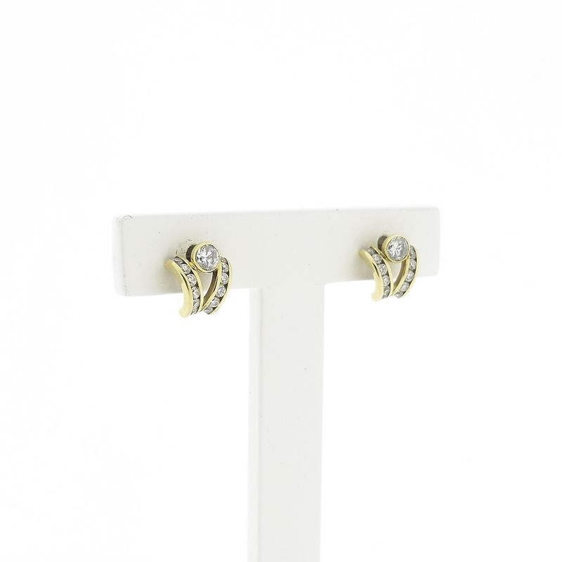 Image 1 of Gold stud earrings with zirconia