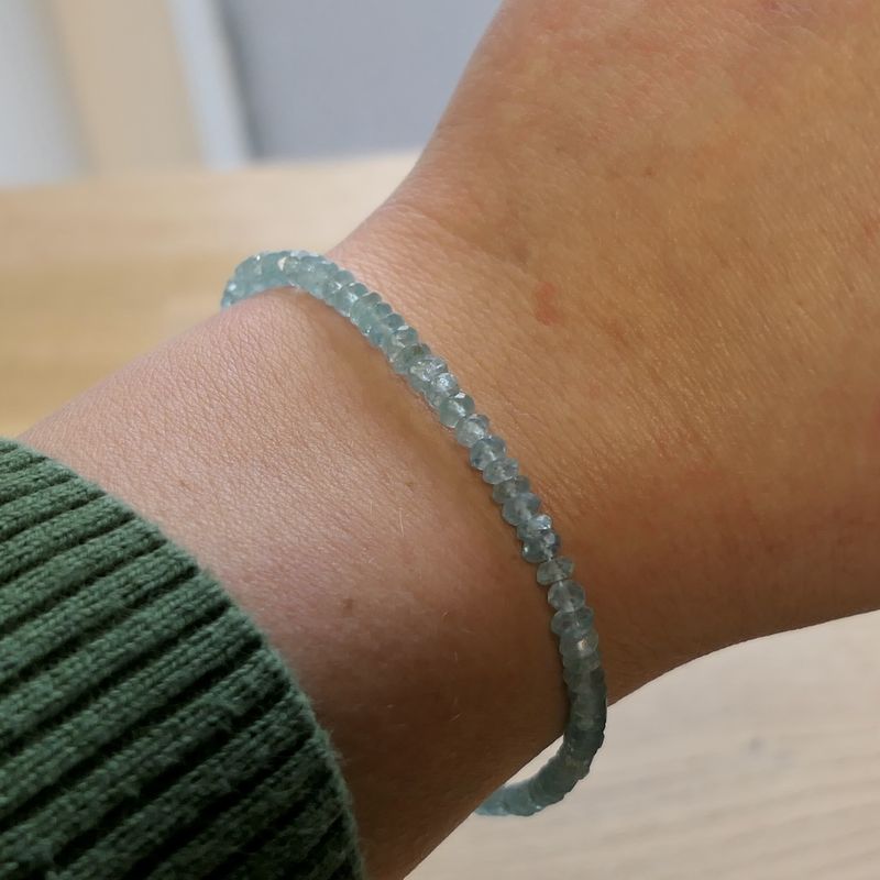 Image 6 of Gold beaded bracelet with aquamarine