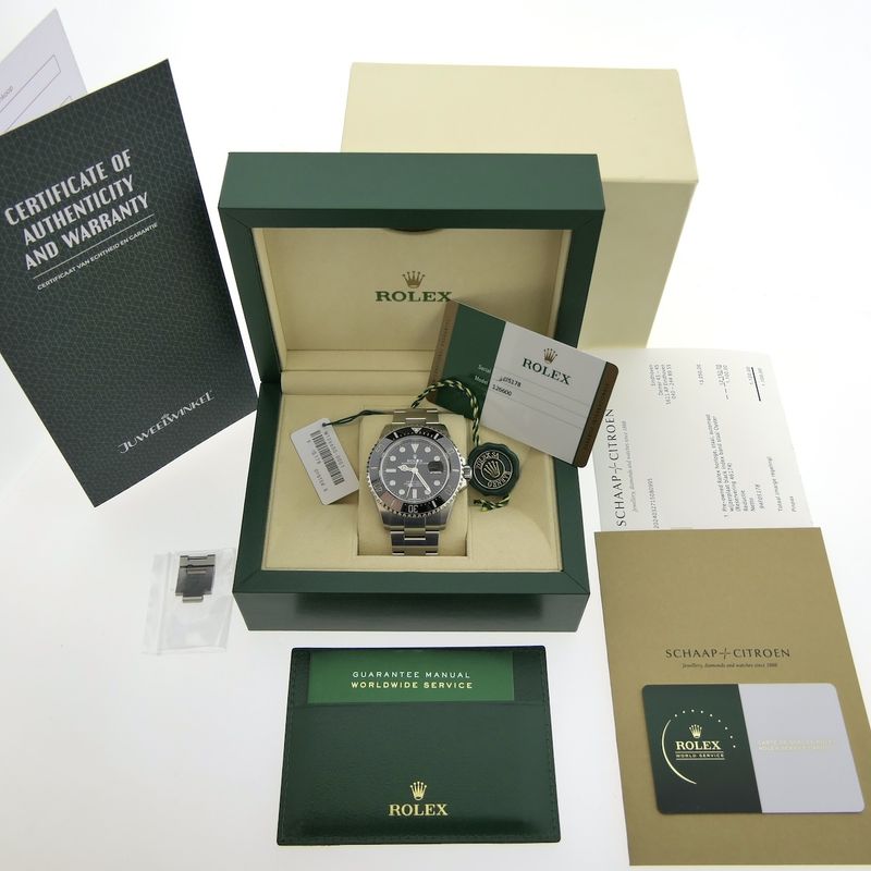 Image 24 of Rolex Sea-Dweller 43mm 126600; Men's diving watch