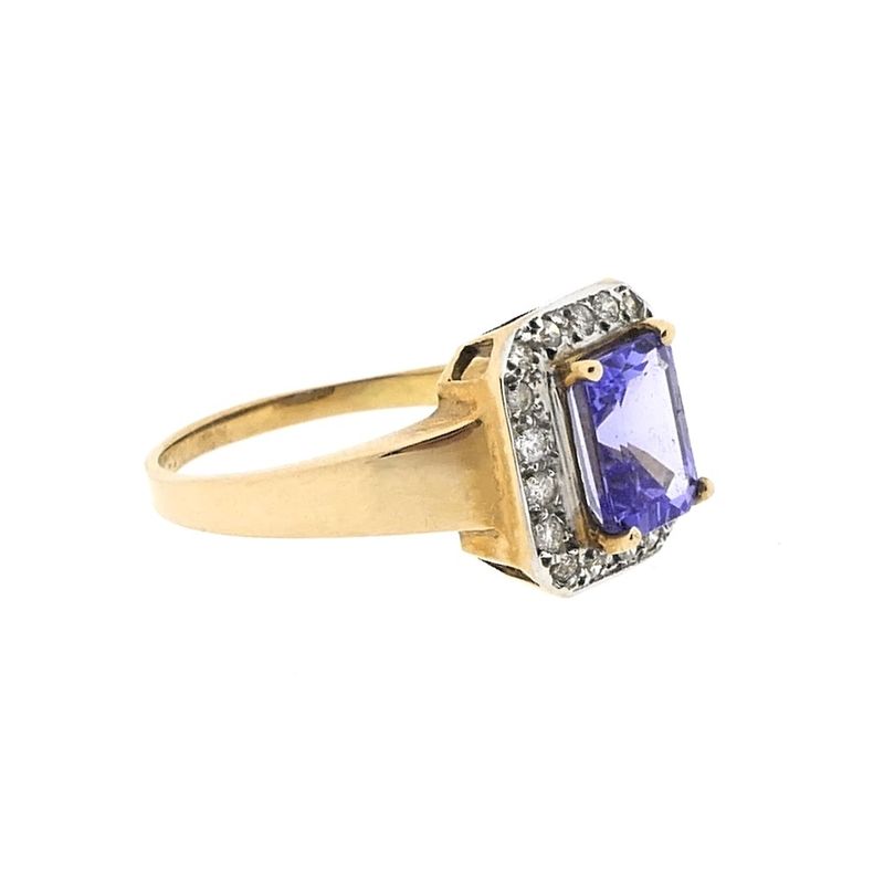 Image 4 of 9 carat ring with tanzanite and diamond | 0.27 ct.