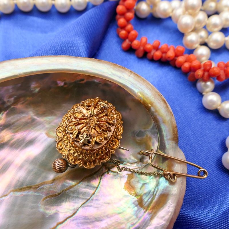 Image 2 of Vintage gold brooch | filigree technique