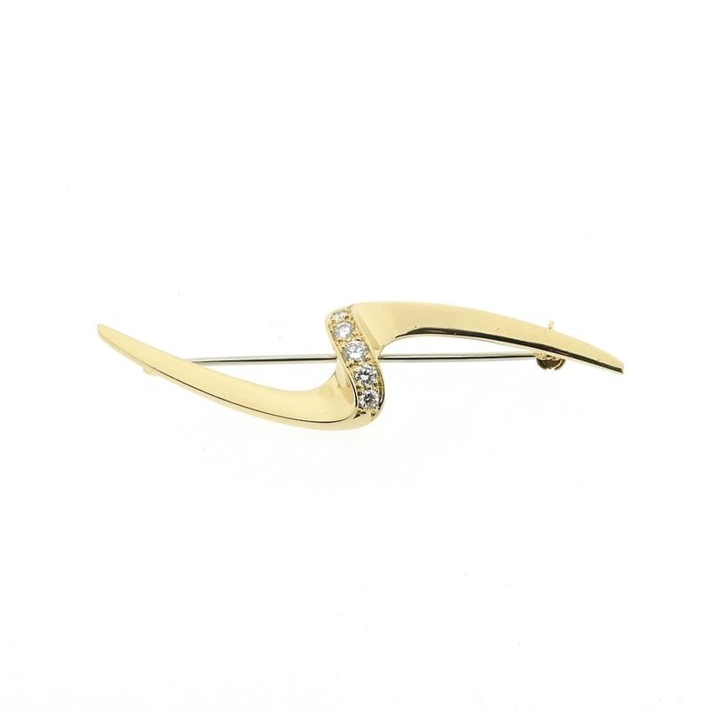 Image 1 of Gold brooch with diamonds; 0.17 ct.