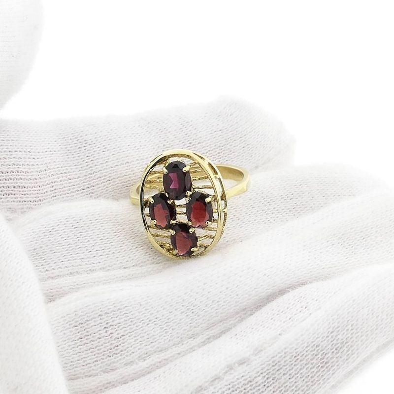 Image 7 of Gold ring with garnet