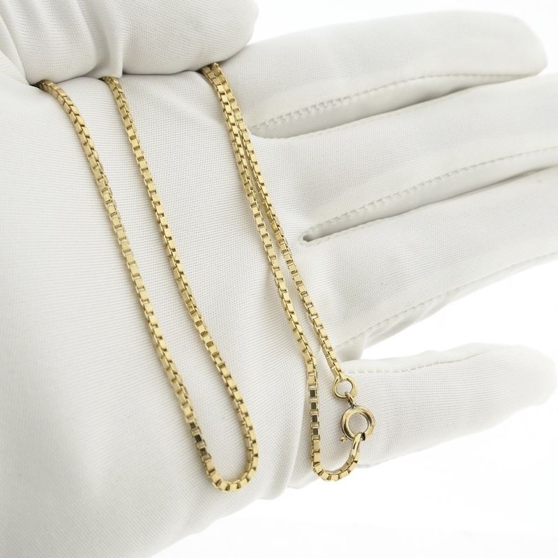 Image 7 of Golden Venetian link chain