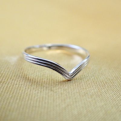 Image 2 of Silver women's ring | V-shape