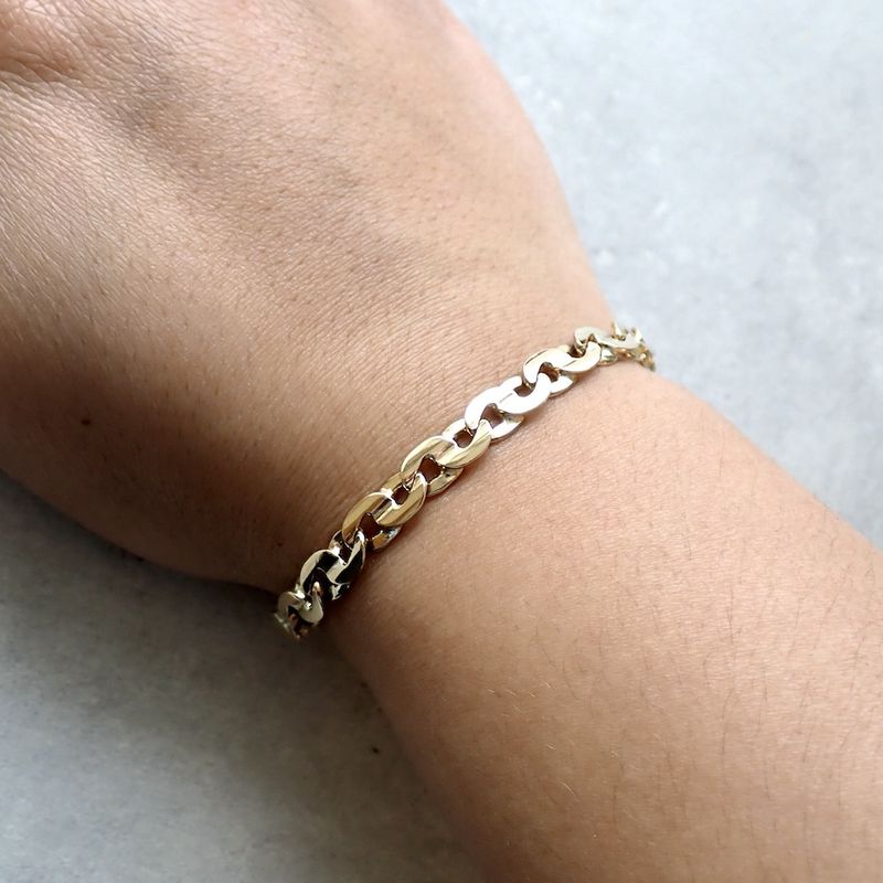 Image 2 of 9-carat two-tone infinity link bracelet; 20 cm