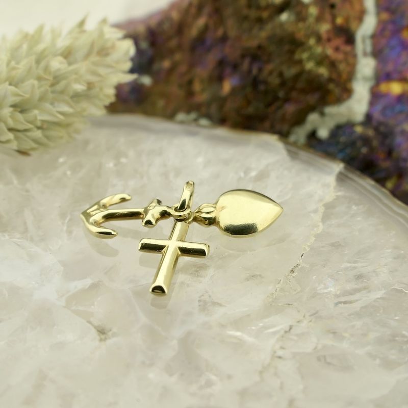 Image 2 of Gold pendant; Faith, hope, and love