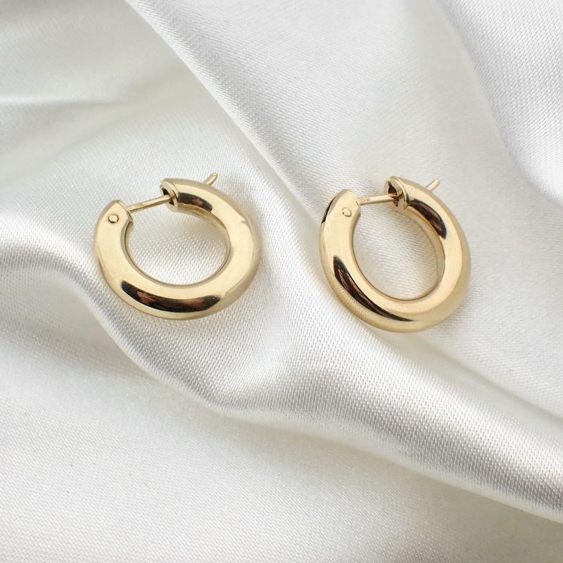 Image 4 of Gold wide earrings | Ø 17.5 mm