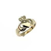 9 carat Claddagh ring