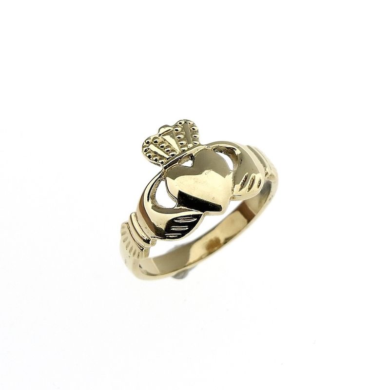 Image 1 of 9 carat Claddagh ring