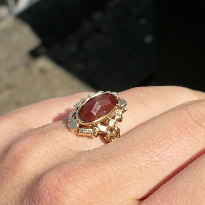 Image 6 of Vintage gold ring with carnelian
